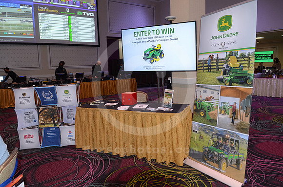 2022_nhc_john_deere01