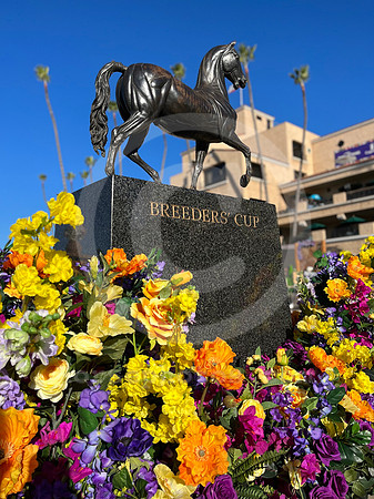 breeders_cup_statue_2024_02