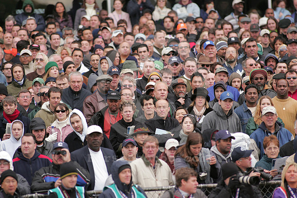 bc05_belmontcrowd02_us