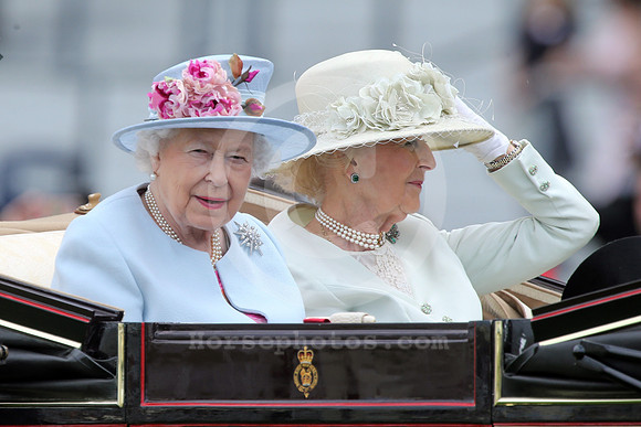 queenelizabeth_alexandra02_fs