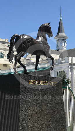 breederscupstatue36_rn
