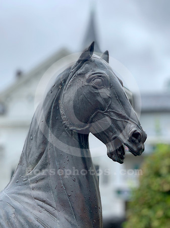 breederscup_statue40_rn