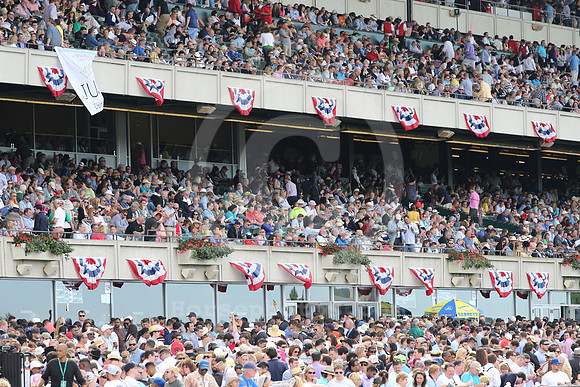 belmontpark_crowd50
