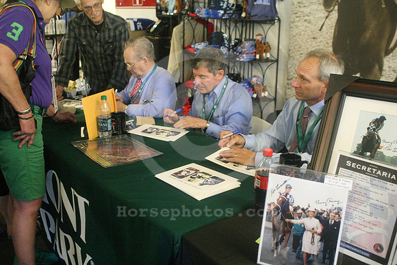 belmont_jockeysigning01_st