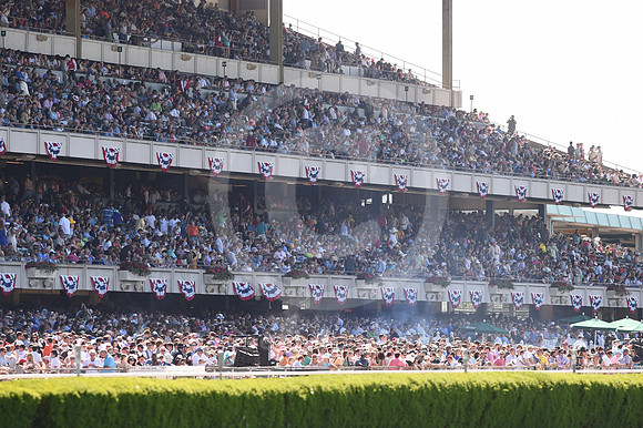 belmont_crowd65_bn