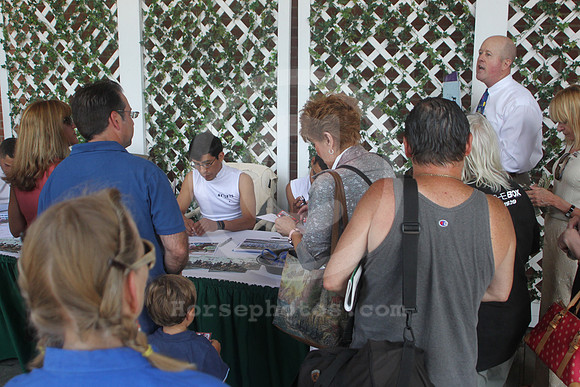 belmont10_jockeysigning12_dk