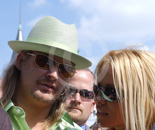 pamelaanderson_kidrock03_hr