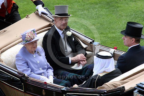 queenelizabeth158_fs