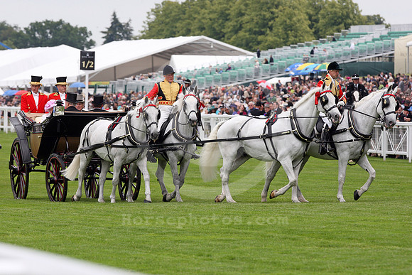 queenelizabeth164_fs