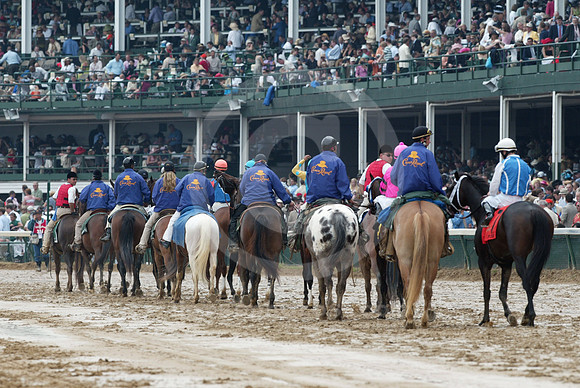 2007crownroyalturf01_ljp