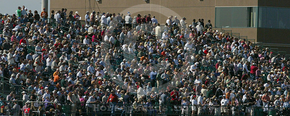 bc04crowd02