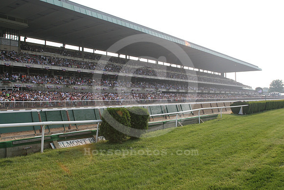 belmontparkracetrack_crowd08_cp