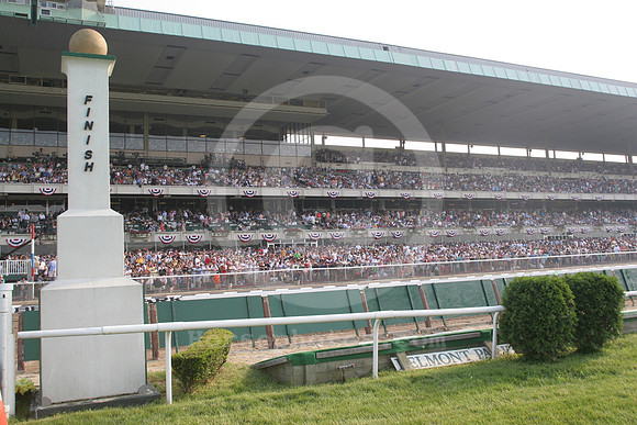 belmontparkracetrack_crowd09_cp