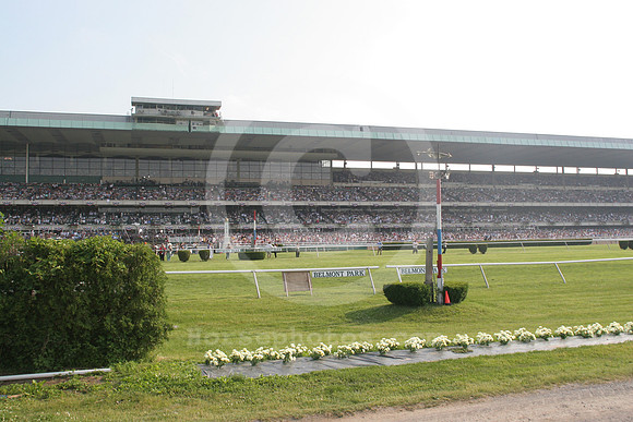 belmontparkracetrack_crowd10_cp