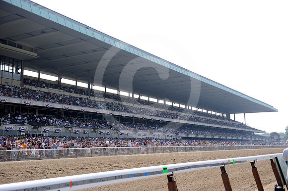 belmontparkracetrack_crowd12_jd