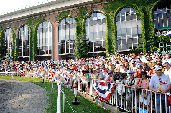belmontparkracetrack_crowd17_jd
