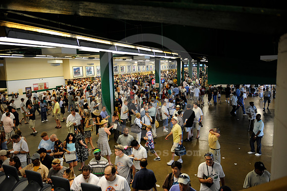 belmontparkracetrack_crowd20_jd