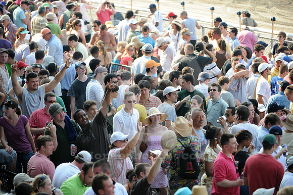 belmontparkracetrack_crowd22_jd