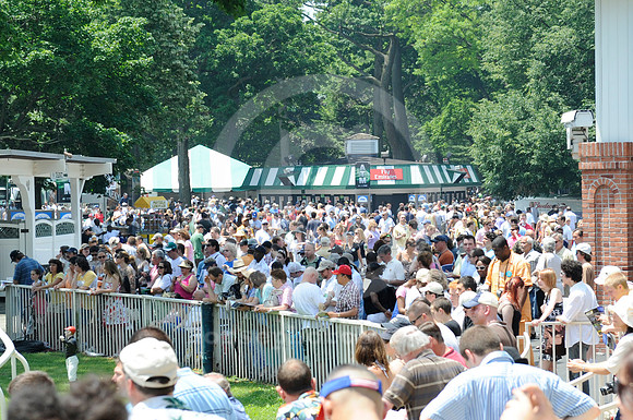 belmontparkracetrack_crowd25_jd