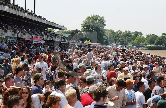 belmontcrowd01_jd