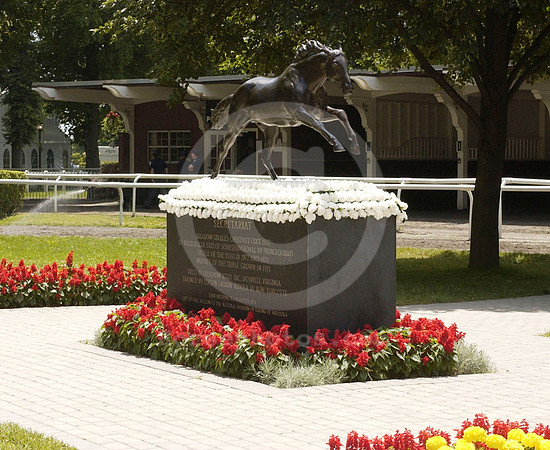 secretariat_statue_hr