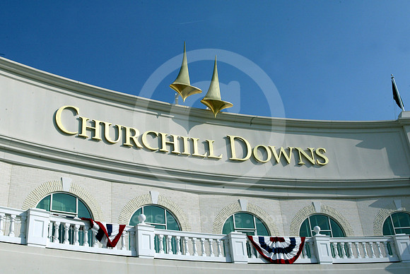 churchilldowns_spires01