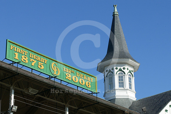 Churchilldowns_spires06