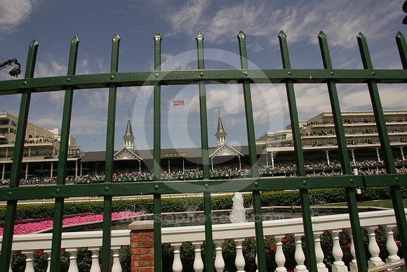 churchilldowns_spires07