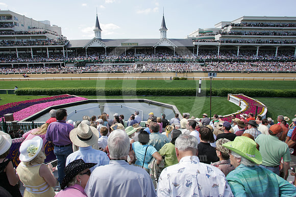 Churchilldowns_spires27
