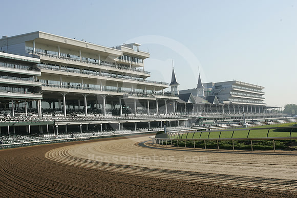 Churchilldowns_spires32