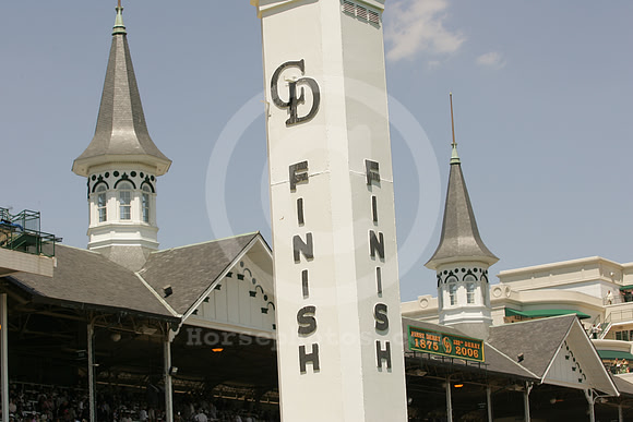 Churchilldowns_spires36