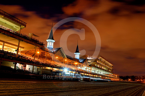 Churchilldowns_spires48