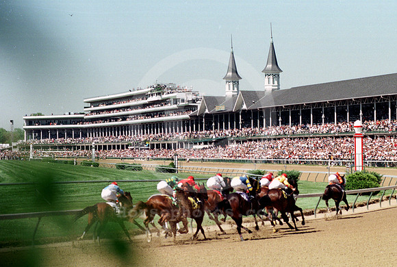 churchilldowns_spires70