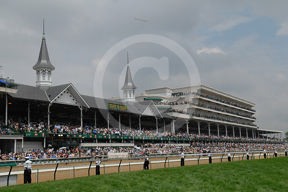 Churchilldowns_spires78