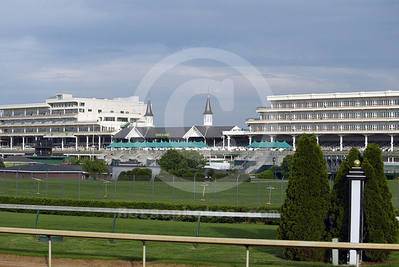 churchilldowns_spires79