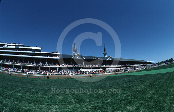 churchilldowns_spires83