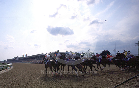 churchilldowns_spires85