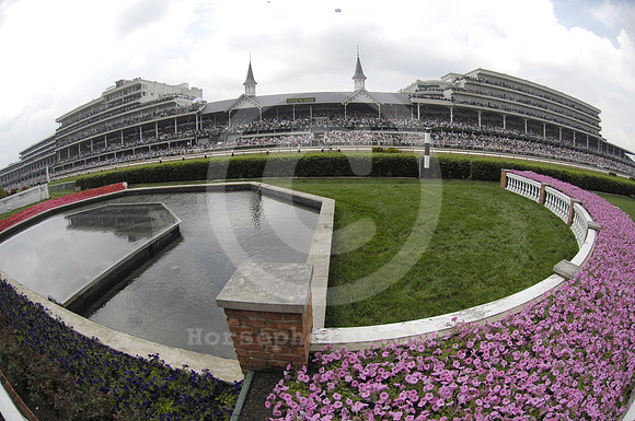 Churchilldowns_spires106