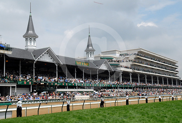 churchilldowns_spires122