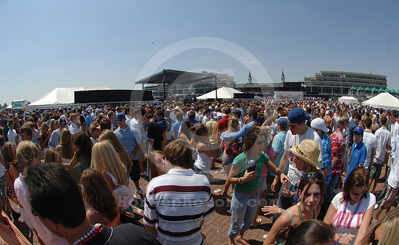 churchilldowns_spires143