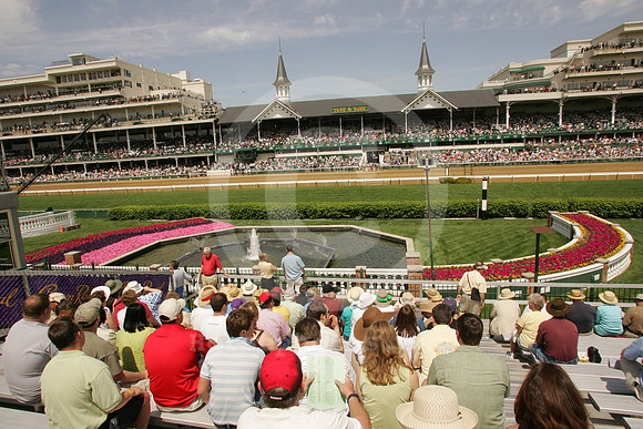 churchilldowns_spires144