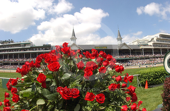 Churchilldowns_spires165