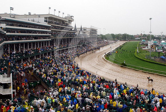 churchilldowns_spires180