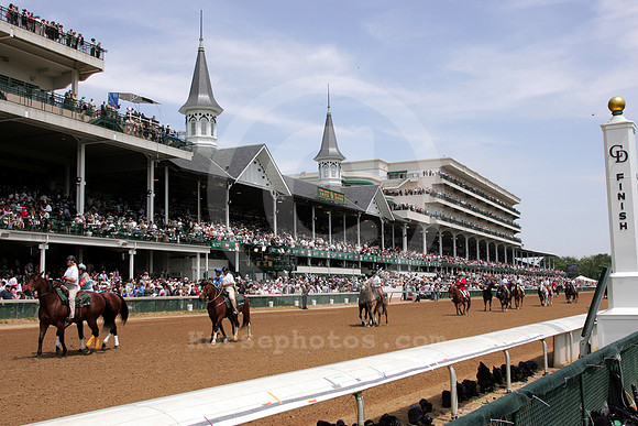churchilldowns_spires260