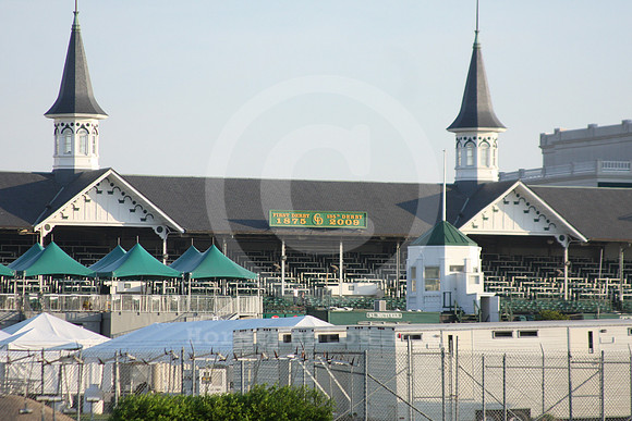 Churchilldowns_spires270