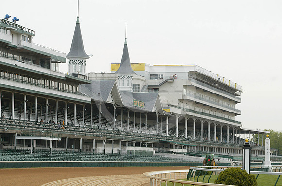 Churchilldowns_spires271