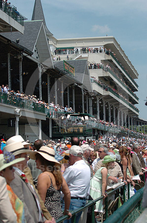 churchilldowns_spires272