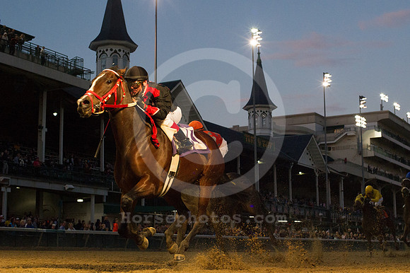 churchilldowns_spires287