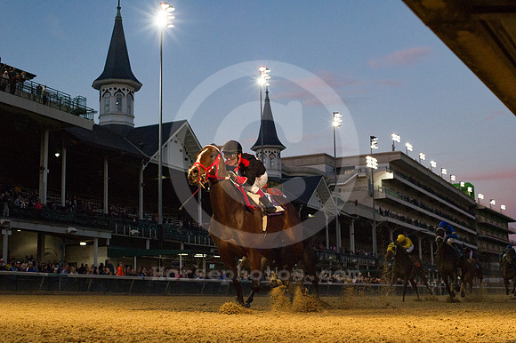 churchilldowns_spires288