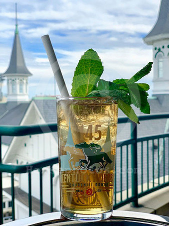 churchilldowns_spires_mint_julip300_rn